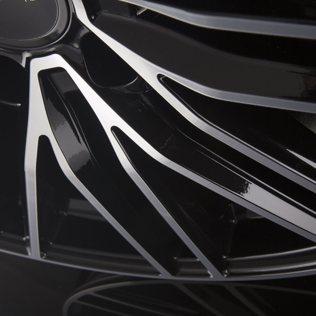 Avus Racing AC-M08 Black Polished Alufelge 9x20 Zoll ET26 LK 5x112 ML66.6 – Bild 5