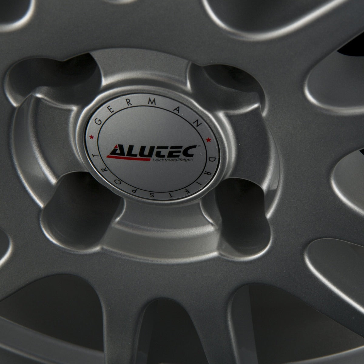 Alutec Monstr Polar-Silber Alufelge 8.5x18 Zoll ET40 LK 5x114.3 ML64.1 – Bild 5