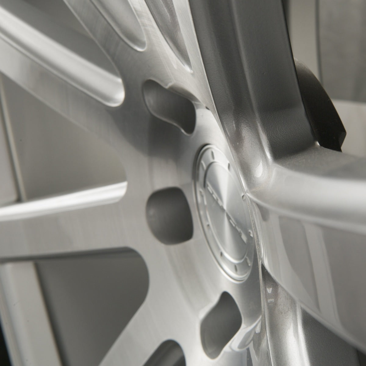 Corspeed Deville silver-brushed-surface Alufelge 9.5x19 Zoll ET47 LK 5x112 ML73.1 – Bild 7