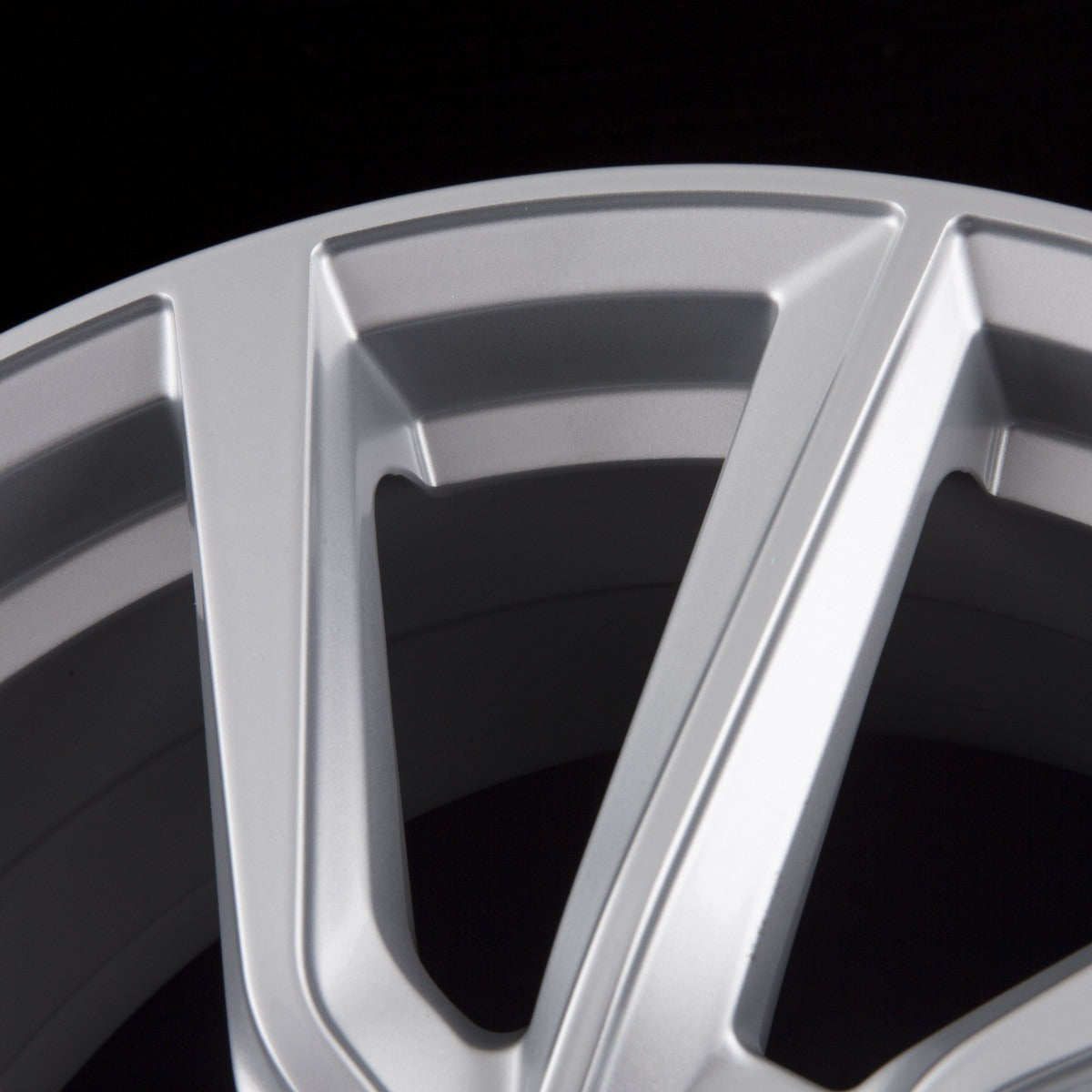Avus Racing AC-518 Hyper Silver Alufelge 6x15 Zoll ET38 LK 5x100 ML57.1 – Bild 4