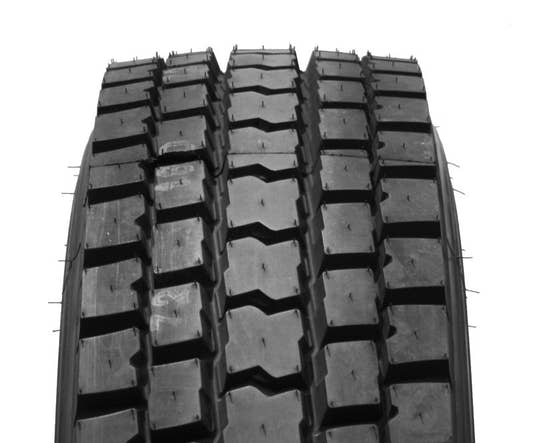 Pirelli TR25 Plus 12.00 R22.5 152M Ganzjahr – Bild 2