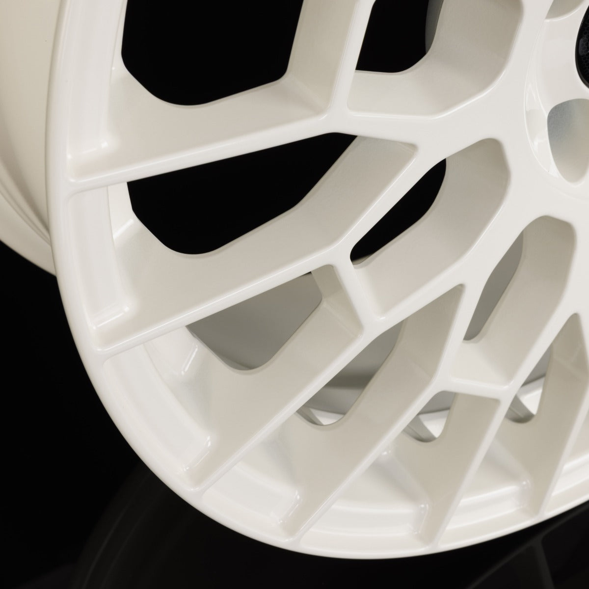 Mak Apx Gloss White Alufelge 7.5x18 Zoll ET32 LK 4x98 ML58.1 – Bild 5