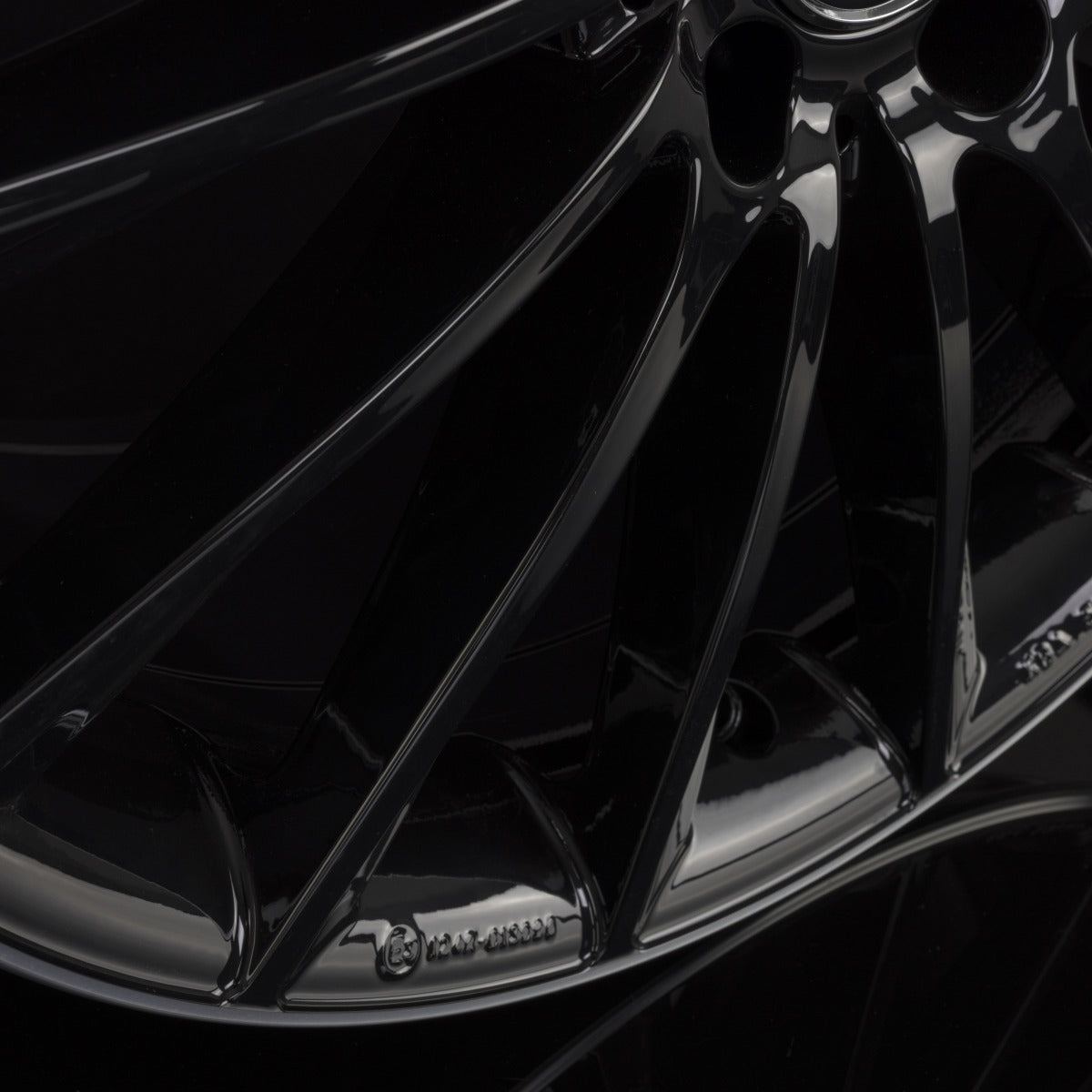 Fondmetal Aidon Glossy Black Machined Lip Alufelge 9x19 Zoll ET44 LK 5x112 ML66.6 – Bild 5