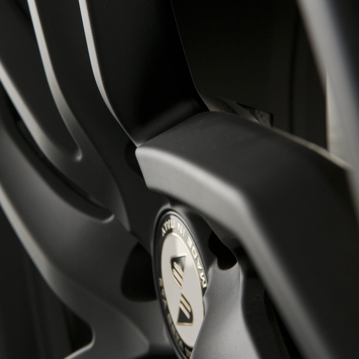Etabeta Heron Black Matt Alufelge 8.5x20 Zoll ET45 LK 5x112 ML66.6 – Bild 5