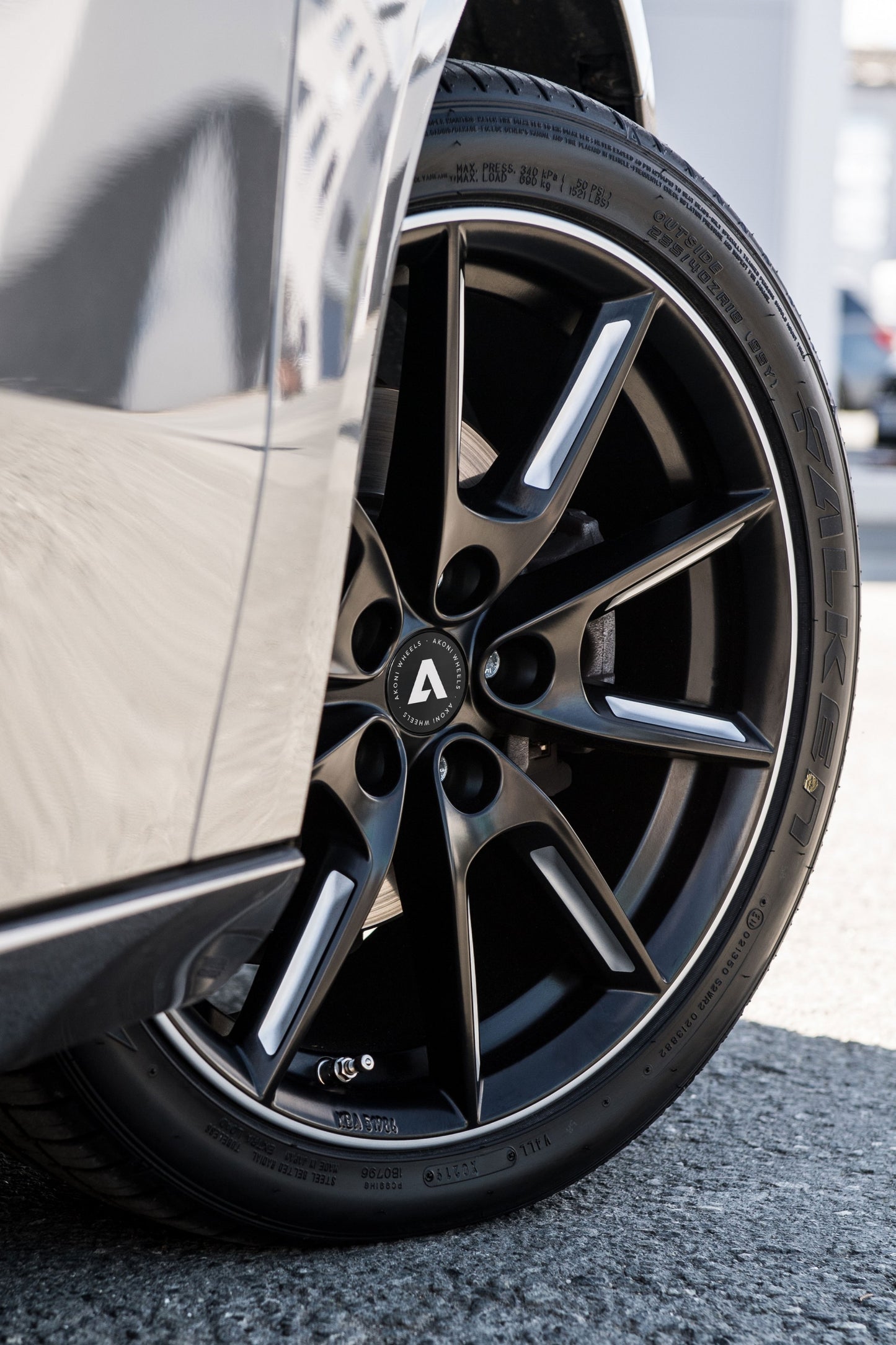 Akoni AK09 black matt silver spoke rim Alufelge 8x18 Zoll ET40 LK 5x112 ML66.6 – Bild 5