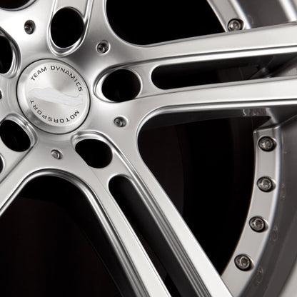 Team Dynamics LE Mans High-Power-Silver Alufelge 9.5x19 Zoll ET45 LK 5x112 ML73.1 – Bild 3