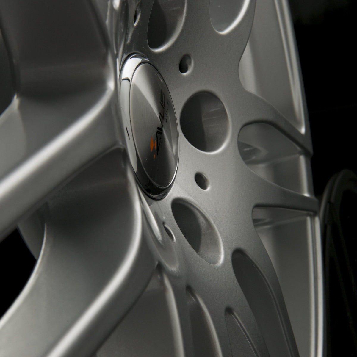 Avus Racing AC-M04 Hyper Silver Alufelge 7.5x17 Zoll ET35 LK 5x112 ML66.6 – Bild 3