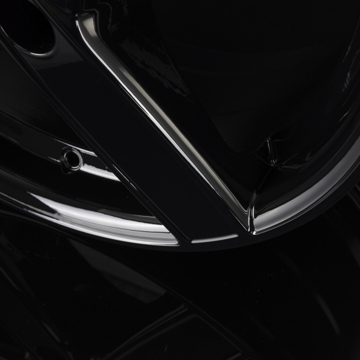 Avus Racing AC-V51 Black Alufelge 7x17 Zoll ET45 LK 5x118 ML71.1 – Bild 4