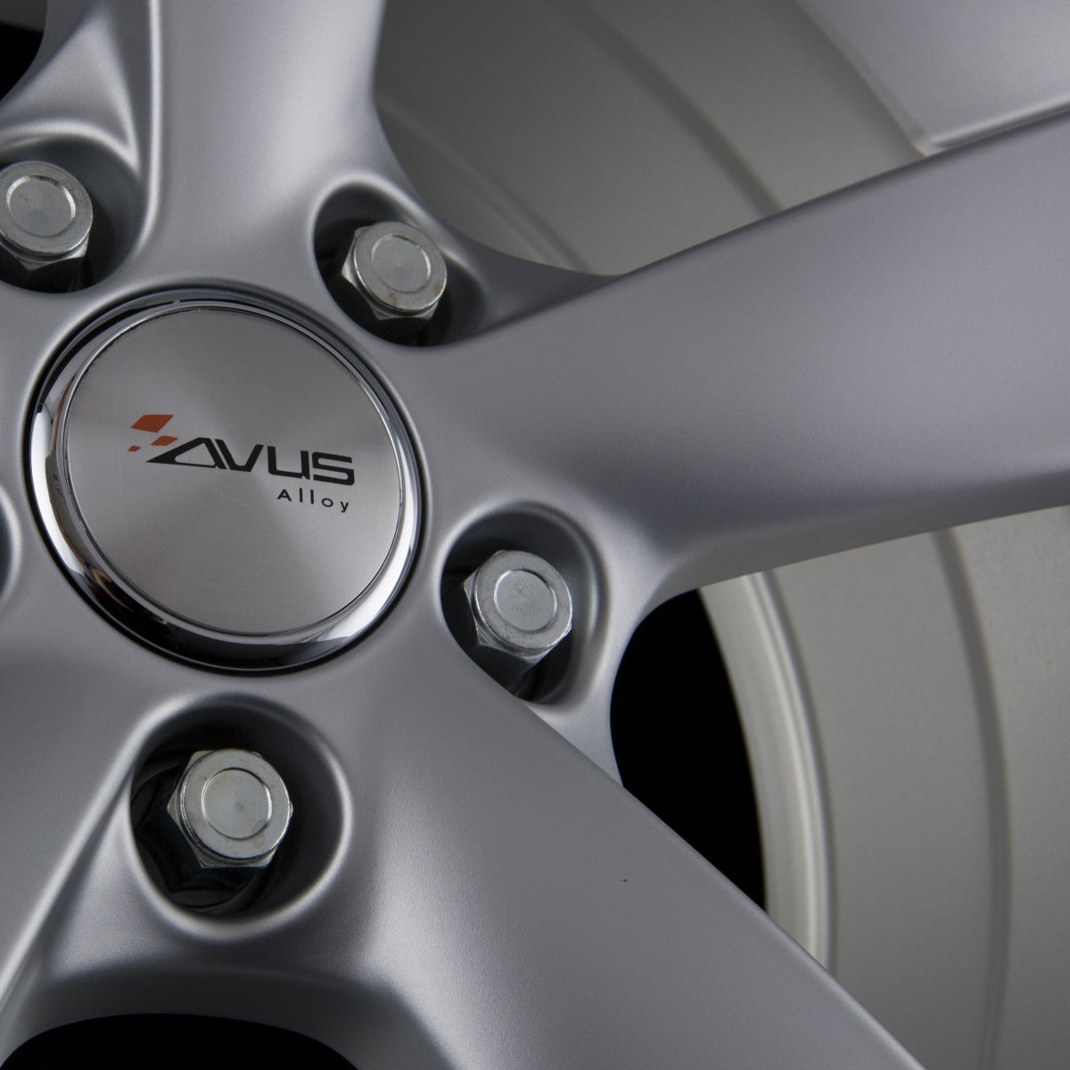 Avus Racing AF10 Hyper Silver Alufelge 7.5x17 Zoll ET48 LK 5x108 ML73.1 – Bild 5