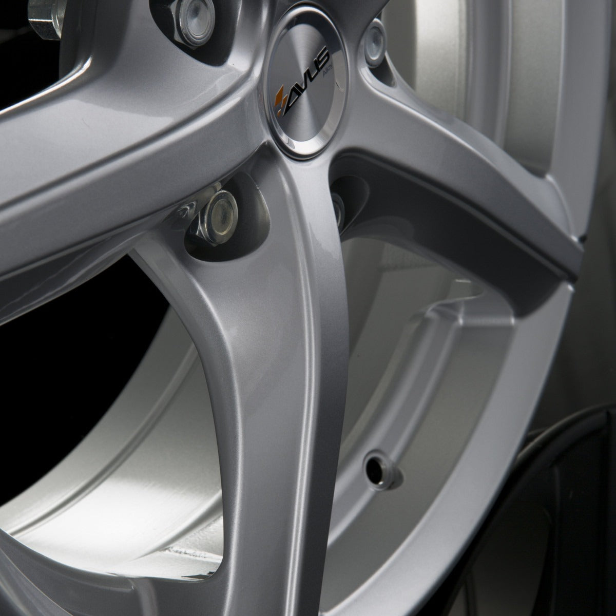 Avus Racing AF8 Hyper Silver Alufelge 6x15 Zoll ET45 LK 5x112 ML73.1 – Bild 4