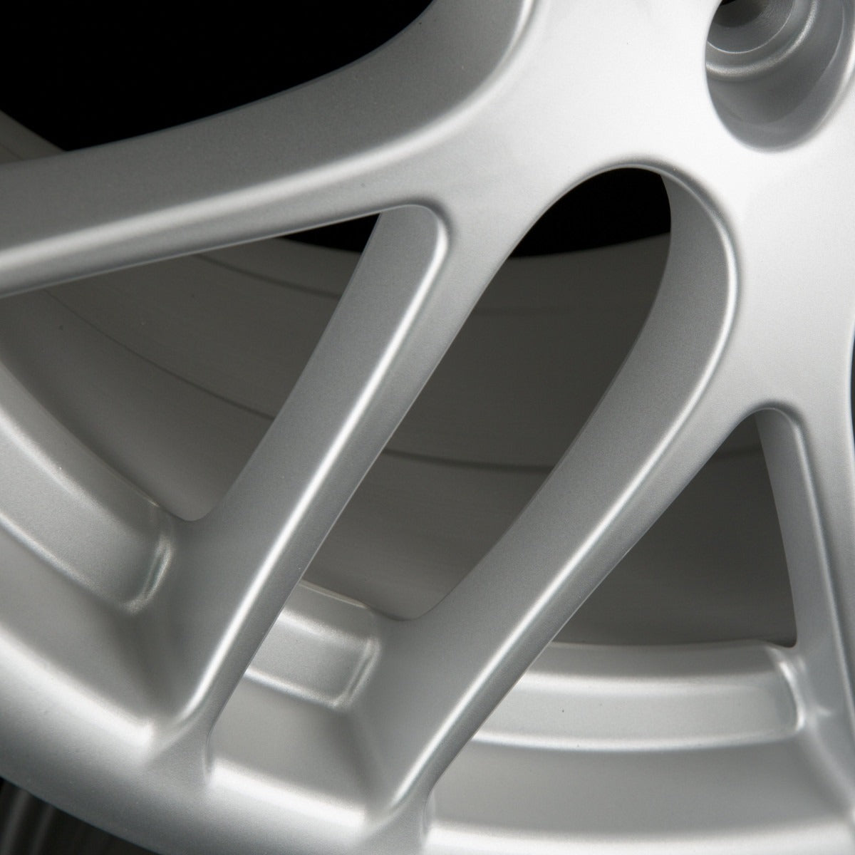 Avus Racing AC-MB4 Hyper Silver Alufelge 8x18 Zoll ET57 LK 5x112 ML66.6 – Bild 3
