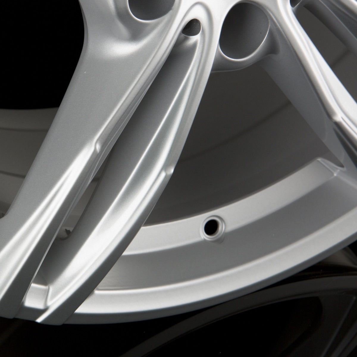 Avus Racing AF15 Hyper Silver Alufelge 8x18 Zoll ET40 LK 5x114.3 ML73.1 – Bild 3