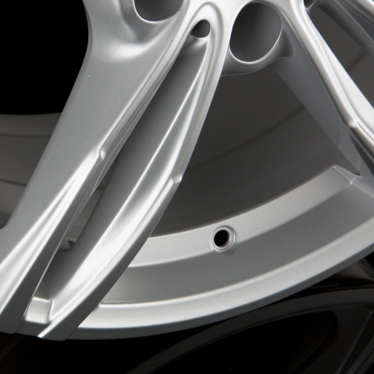 Avus Racing AF15 Hyper Silver Alufelge 7.5x17 Zoll ET35 LK 5x112 ML66.6 – Bild 3
