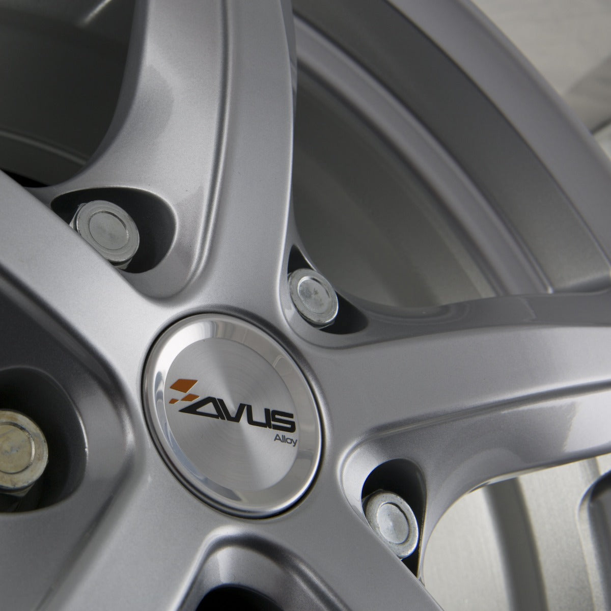 Avus Racing AF8 Hyper Silver Alufelge 6x15 Zoll ET30 LK 4x98 ML58.1 – Bild 5