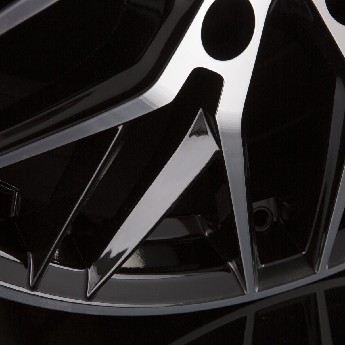 Avus Racing AF19 Black Polished Alufelge 8x18 Zoll ET45 LK 5x120 ML72.6 – Bild 3