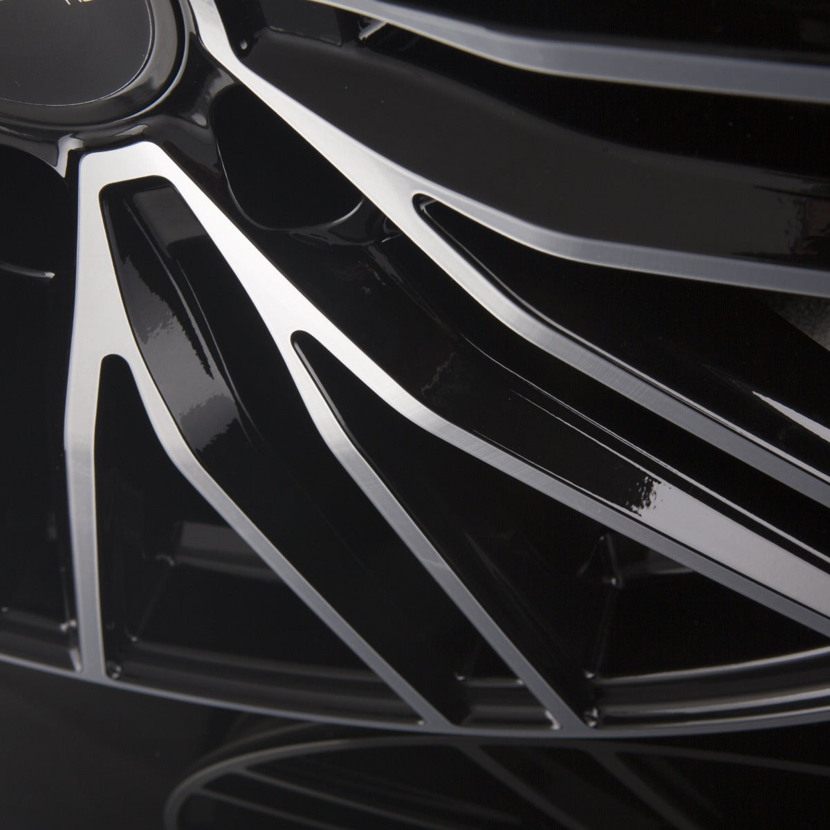 Avus Racing AC-M08 Black Polished Alufelge 10x22 Zoll ET19 LK 5x112 ML66.6 – Bild 5