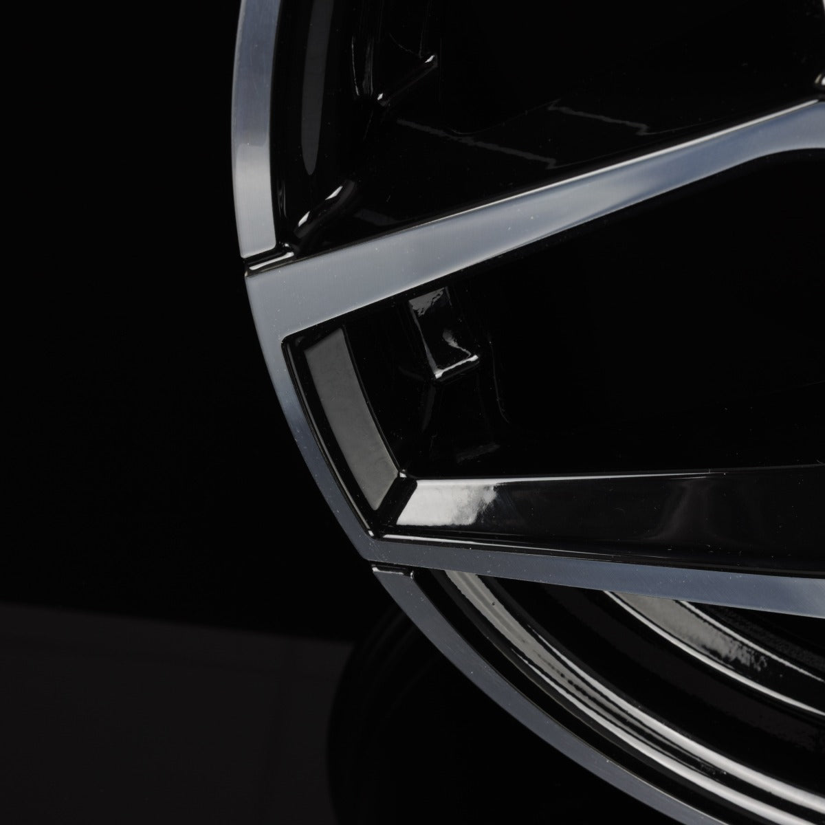 Avus Racing AC-523 Black Polished Alufelge 7.5x18 Zoll ET44 LK 5x114.3 ML73.1 – Bild 5