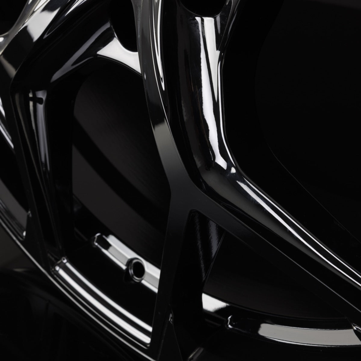 Tecnomagnesio TMG02 Black Glossy Alufelge 8x18 Zoll ET45 LK 5x112 ML66.6 – Bild 4