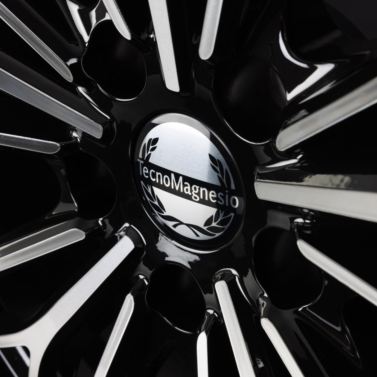 Tecnomagnesio Motorsport Black Mirror Alufelge 8x20 Zoll ET46 LK 5x112 ML66.6 – Bild 3