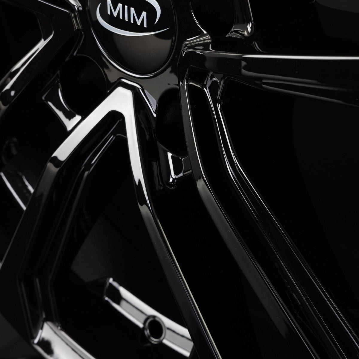 MIM Esis Black Glossy Alufelge 7.5x17 Zoll ET40 LK 5x114.3 ML73.1 – Bild 4