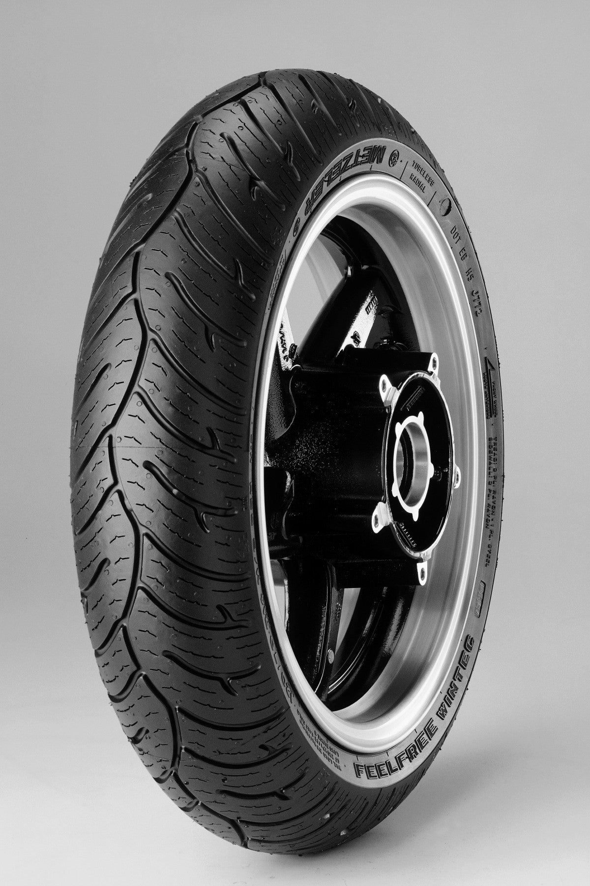 Metzeler Feelfree Wintec M+S DOT19 130/70 R16 61P Sommer DOT 19 – Bild 2