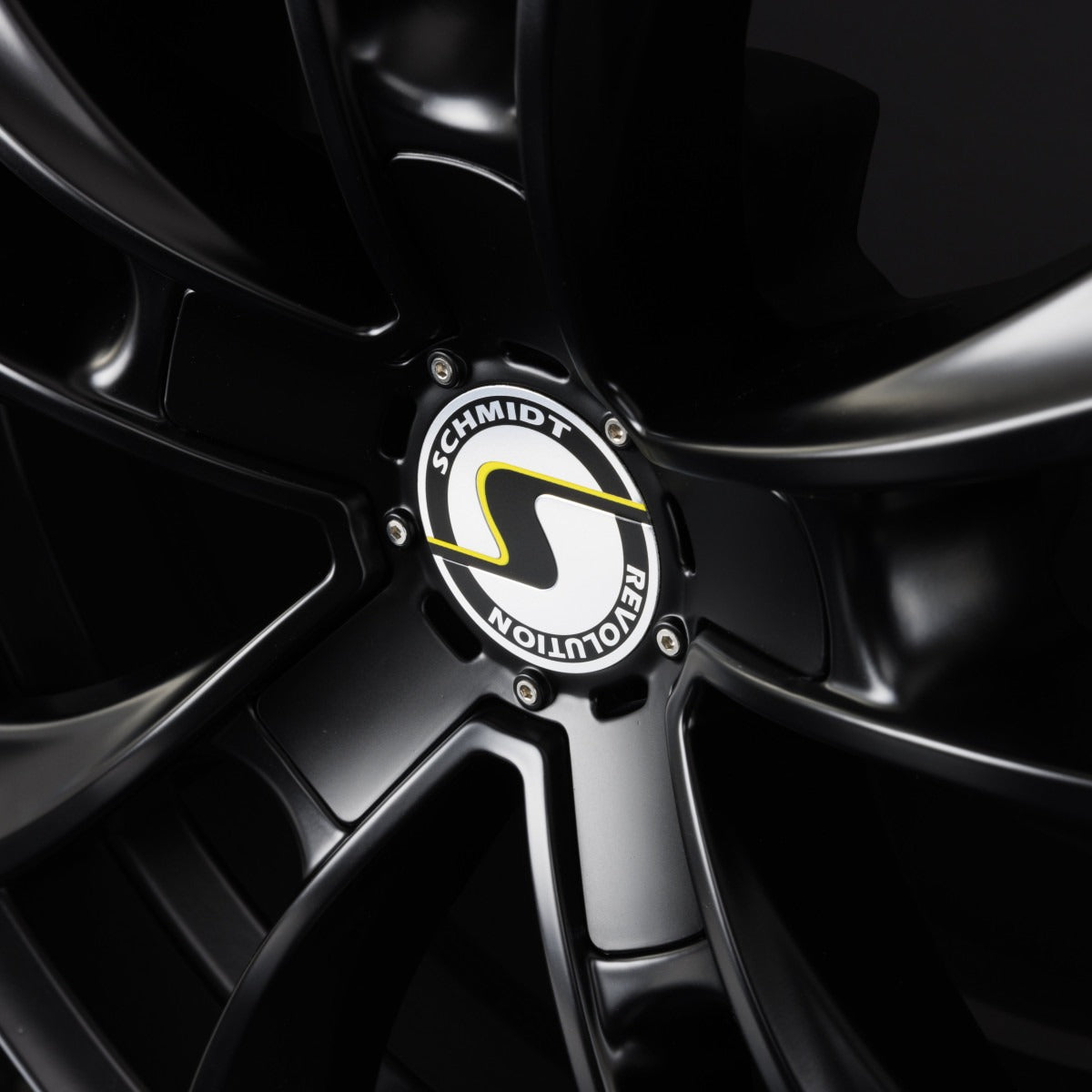 Schmidt REVOLUTION Stormer Satin Black Hornpoliert mit Softhorn Alufelge 8.5x18 Zoll ET40 LK 5x114.3 ML70.7 – Bild 3