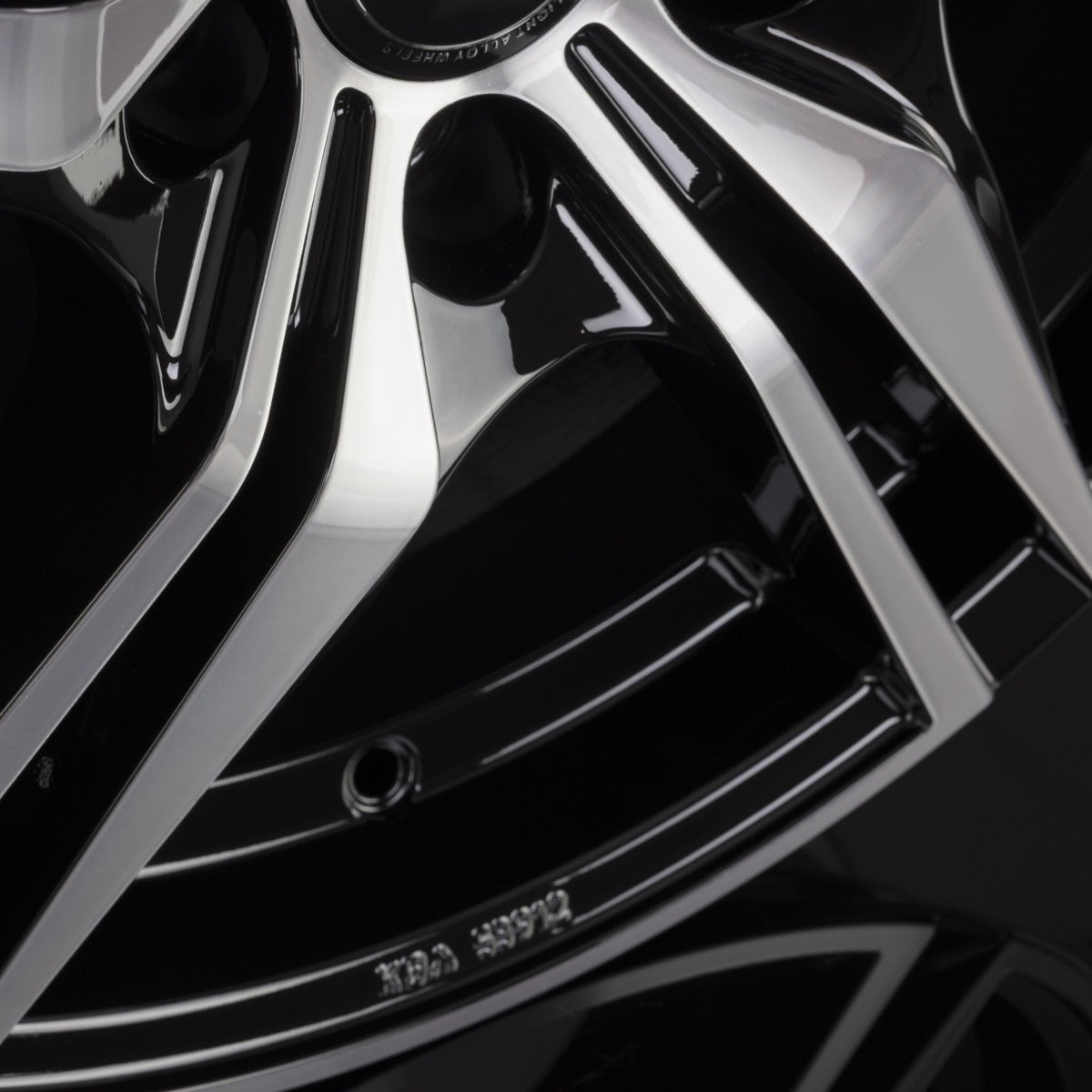 Infiny Goteborg Noir Brillant Face Polie - Bright Black Machined Alufelge 8x18 Zoll ET42 LK 5x108 ML63.4 – Bild 5