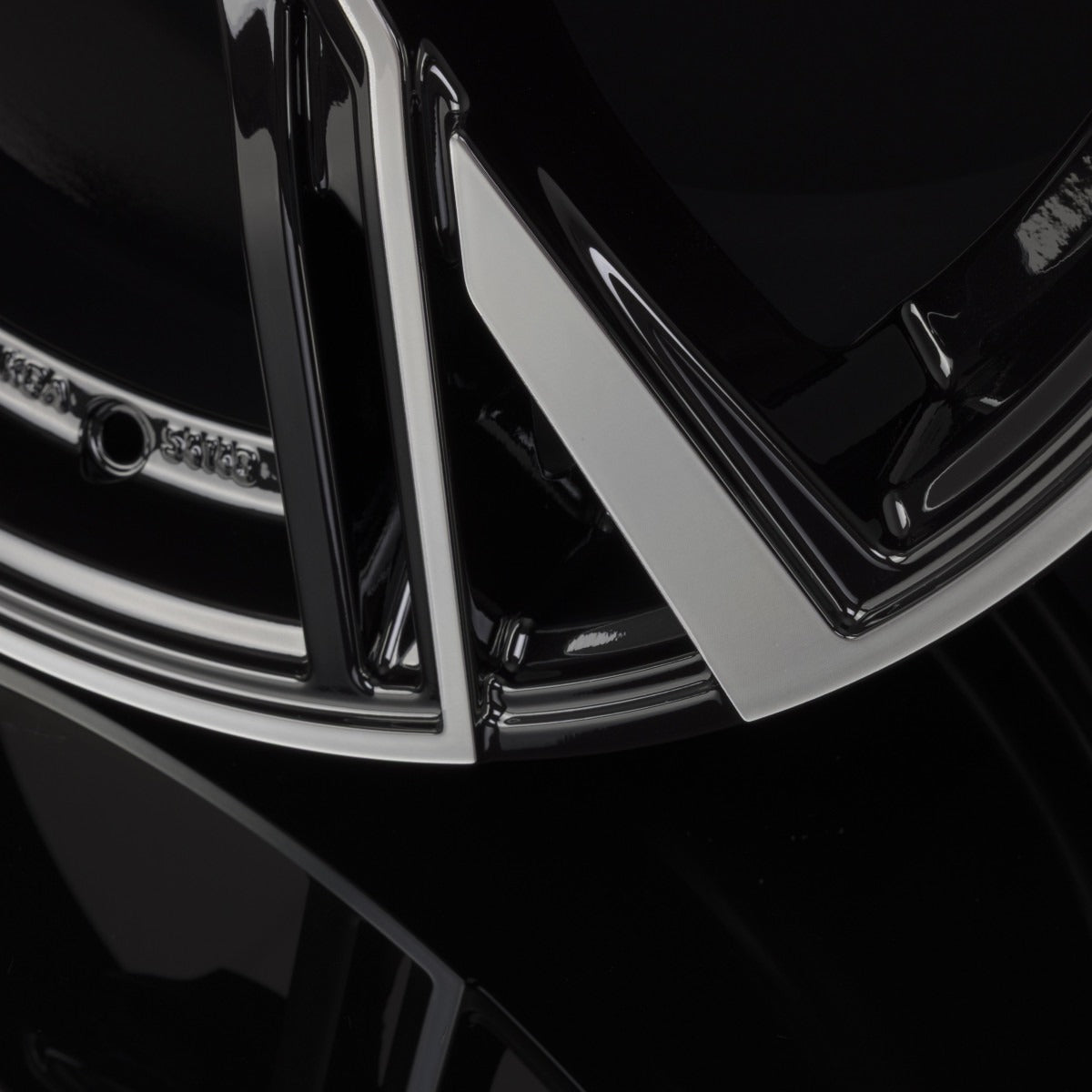 Infiny Stadt Individual Noir Brillant Face Polie - Bright Black Machined Alufelge 7.5x17 Zoll ET36 LK 5x112 ML66.6 – Bild 4