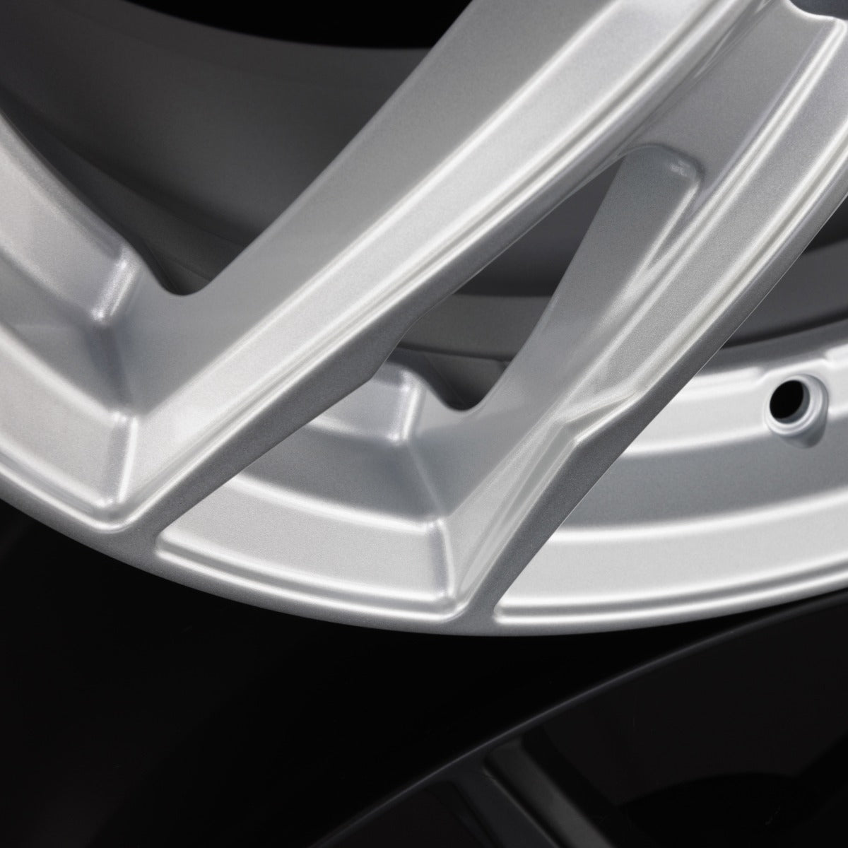 Dezent KF SILVER - Silber Alufelge 8x19 Zoll ET40 LK 5x112 ML57.1 – Bild 5