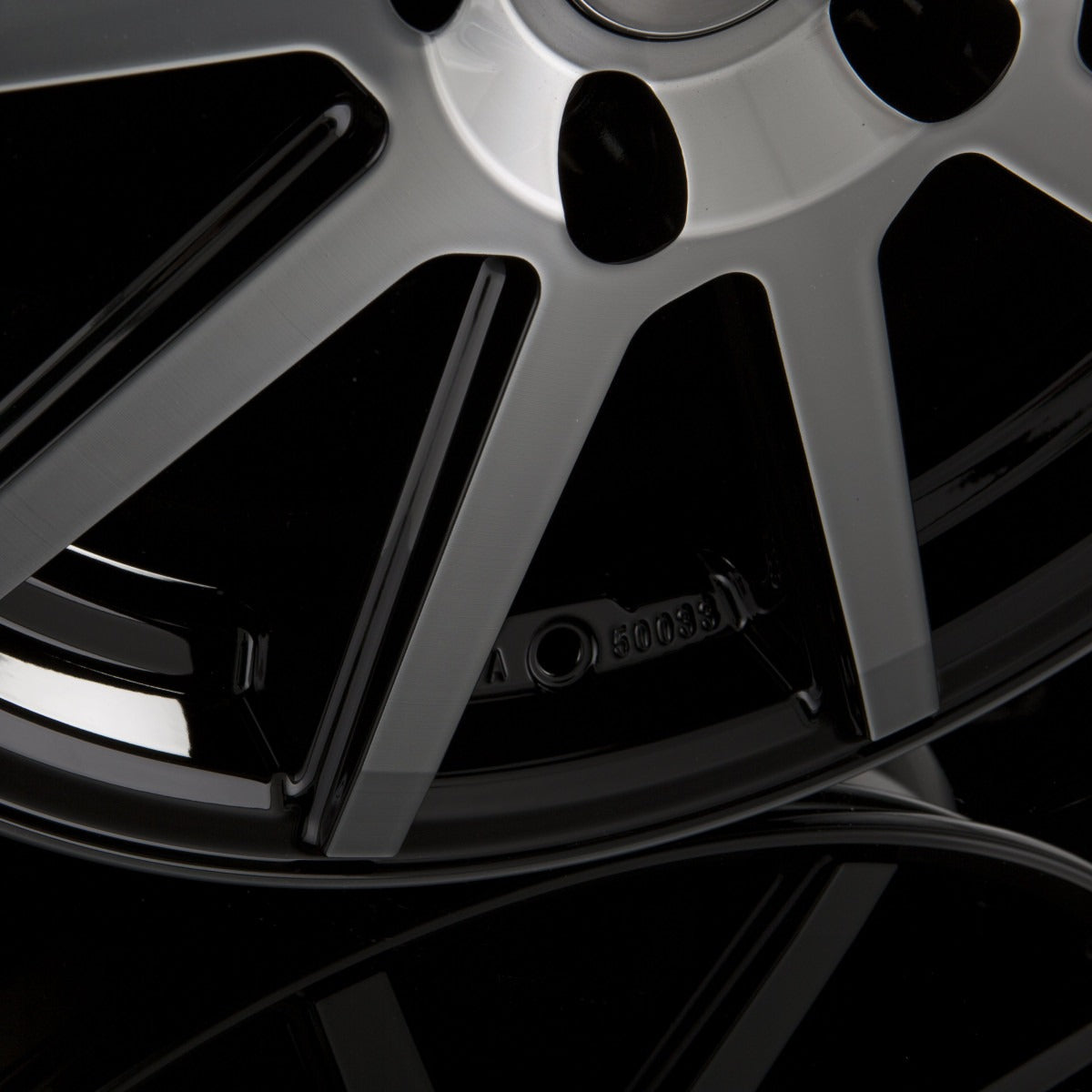 AEZ Straight Black Polished Front Alufelge 9.5x19 Zoll ET17 LK 5x120 ML72.6 – Bild 3