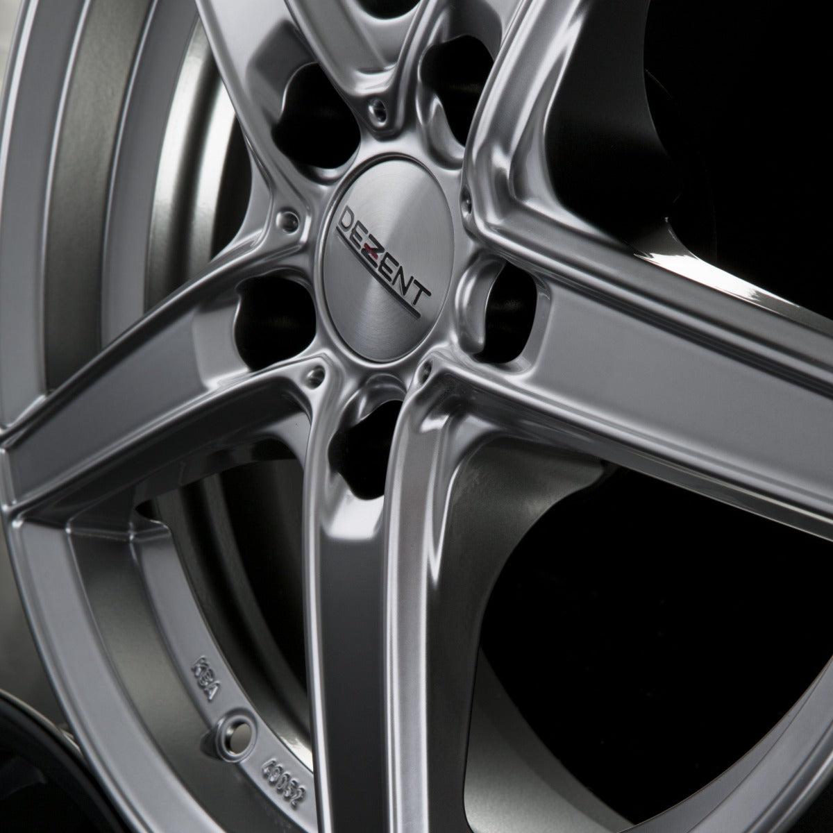 Dezent RN High Gloss Alufelge 7.5x17 Zoll ET38 LK 5x114.3 ML71.6 – Bild 3