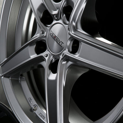 Dezent RN High Gloss Alufelge 8x18 Zoll ET45 LK 5x114.3 ML71.6