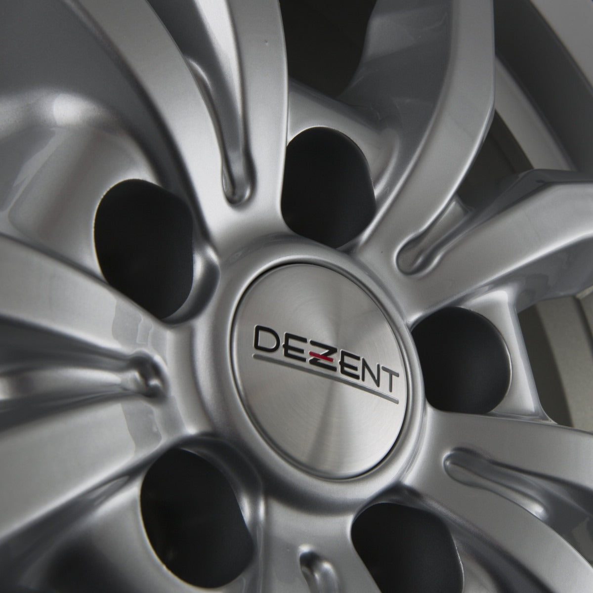 Dezent TE SILVER - Silber Alufelge 8x18 Zoll ET30 LK 5x114.3 ML71.6 – Bild 3