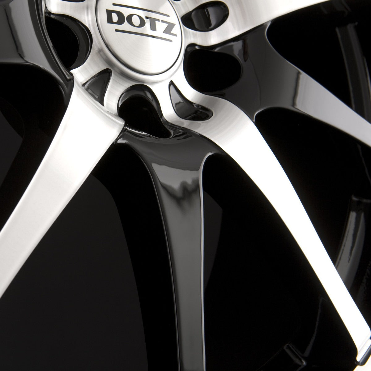 Dotz Shuriken Schwarz Glanz Frontpoliert Alufelge 8x17 Zoll ET48 LK 5x112 ML70.1 – Bild 5