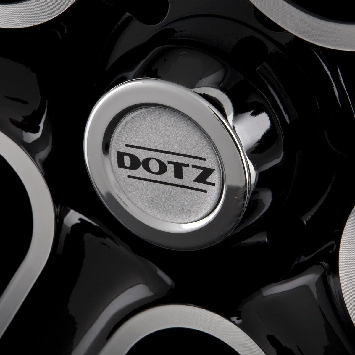 Dotz Hammada DARK Black Polished Alufelge 8x17 Zoll ET30 LK 6x114.3 ML66.1 – Bild 3