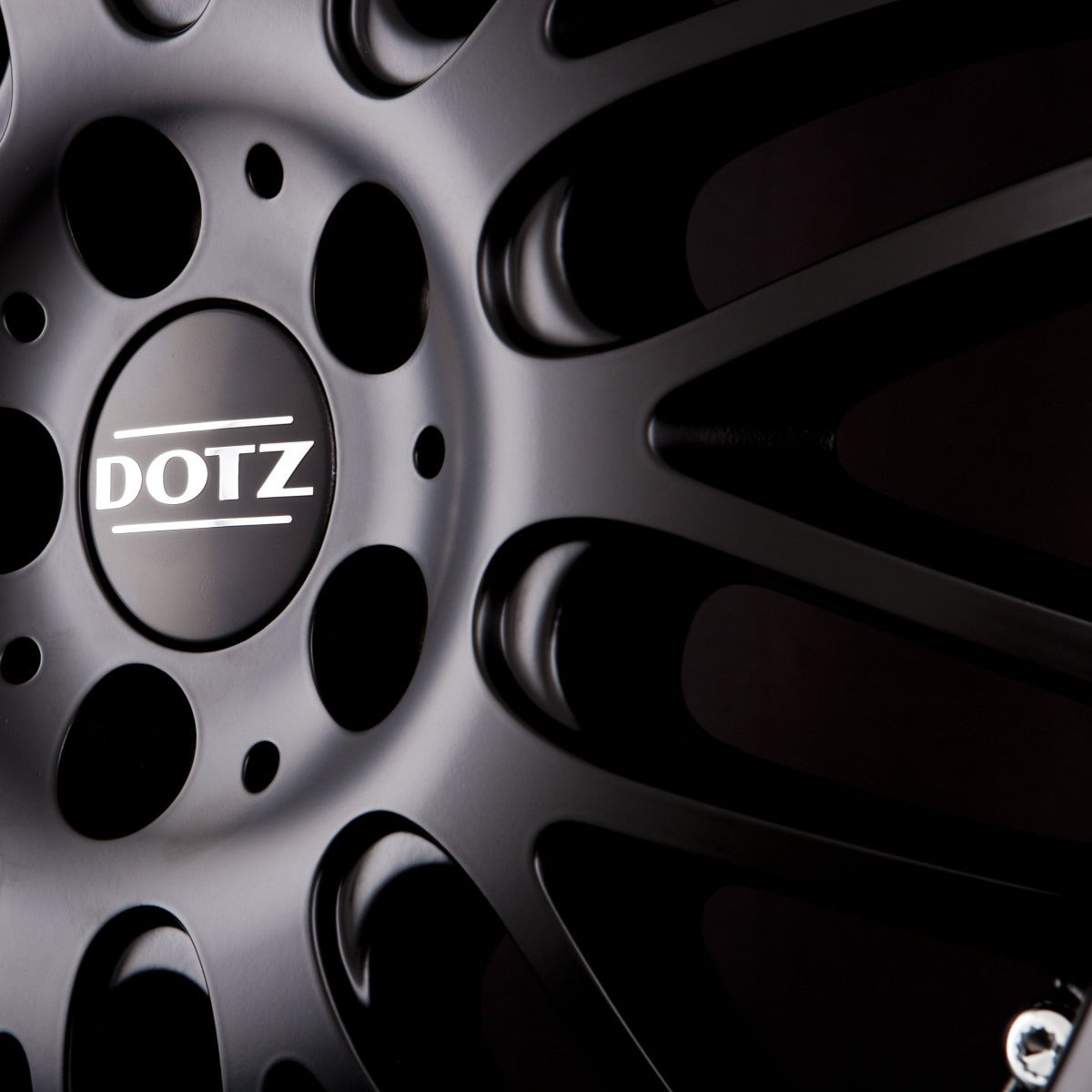 Dotz Mugello DARK Black Matt Alufelge 8x18 Zoll ET35 LK 5x112 ML70.1 – Bild 3