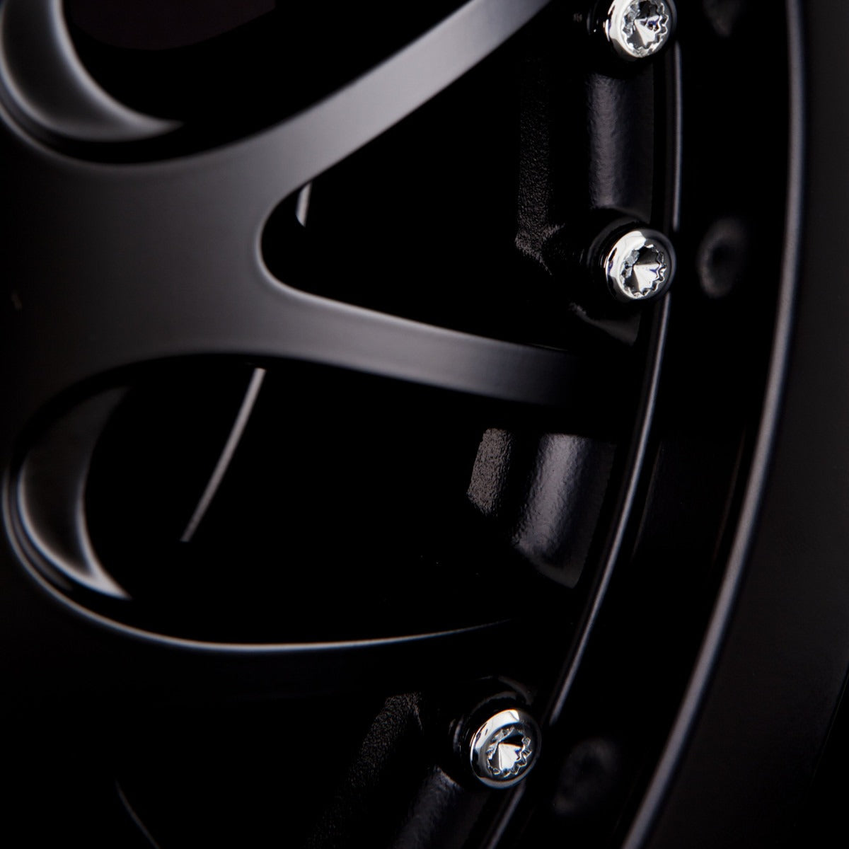 Dotz Mugello DARK Black Matt Alufelge 8x18 Zoll ET35 LK 5x112 ML70.1 – Bild 4
