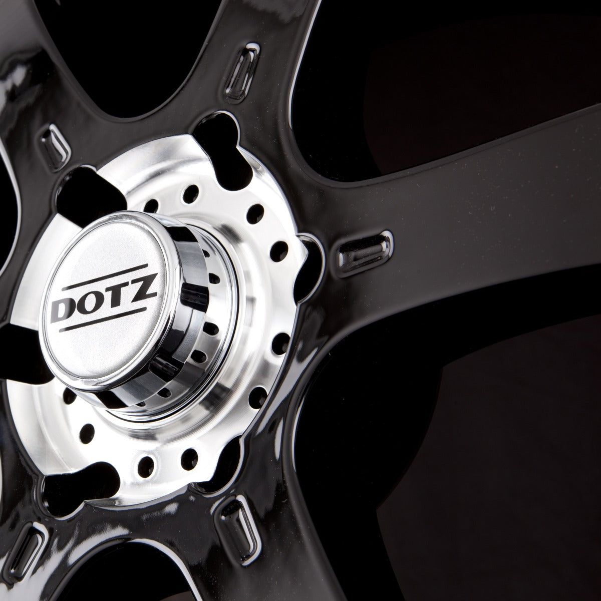 Dotz Crunch Matt BLack / Polished Lip Alufelge 8x16 Zoll ET35 LK 6x139.7 ML67.1 – Bild 3