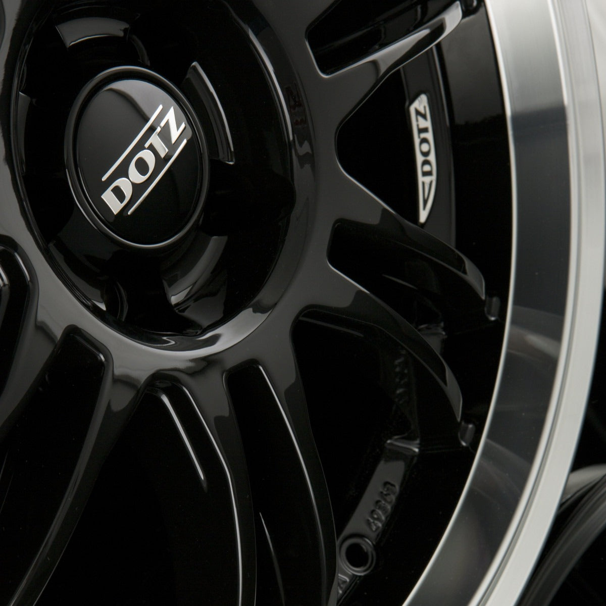 Dotz Shift Black Polished Lip Alufelge 8x18 Zoll ET35 LK 5x112 ML70.1 – Bild 3
