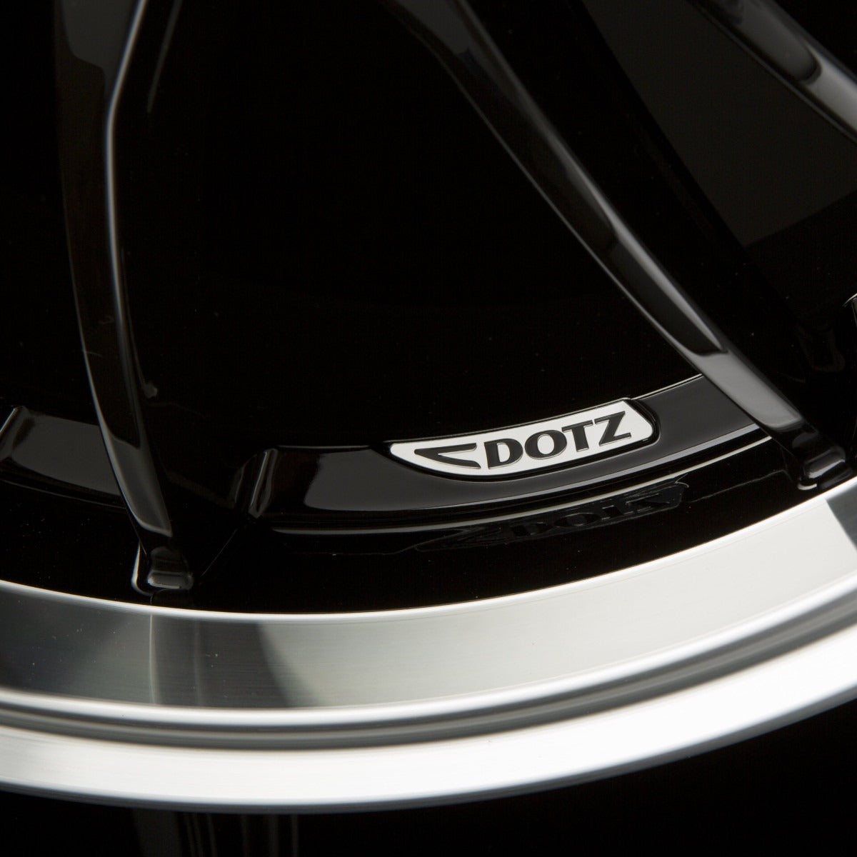 Dotz Shift Black Polished Lip Alufelge 8x18 Zoll ET35 LK 5x112 ML70.1 – Bild 4