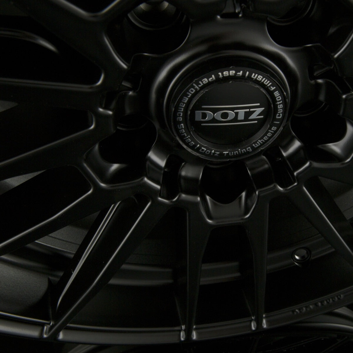 Dotz Fast Fifteen DARK Black Matt Alufelge 8x17 Zoll ET48 LK 5x114.3 ML71.6 – Bild 4