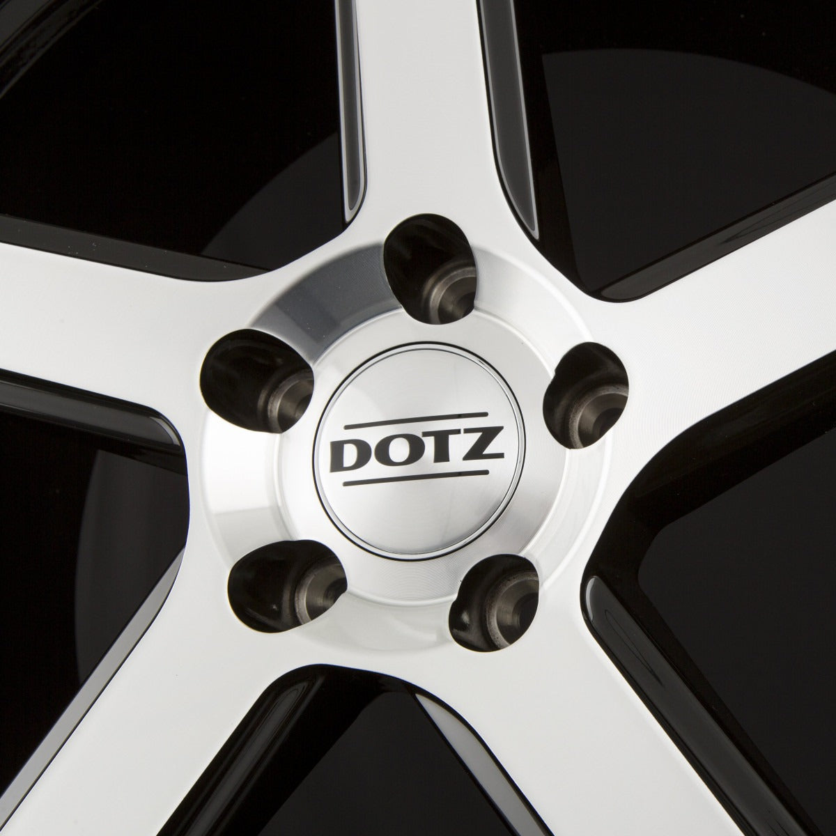 Dotz CP5 DARK - Black Polished Alufelge 8x17 Zoll ET35 LK 5x112 ML70.1 – Bild 4