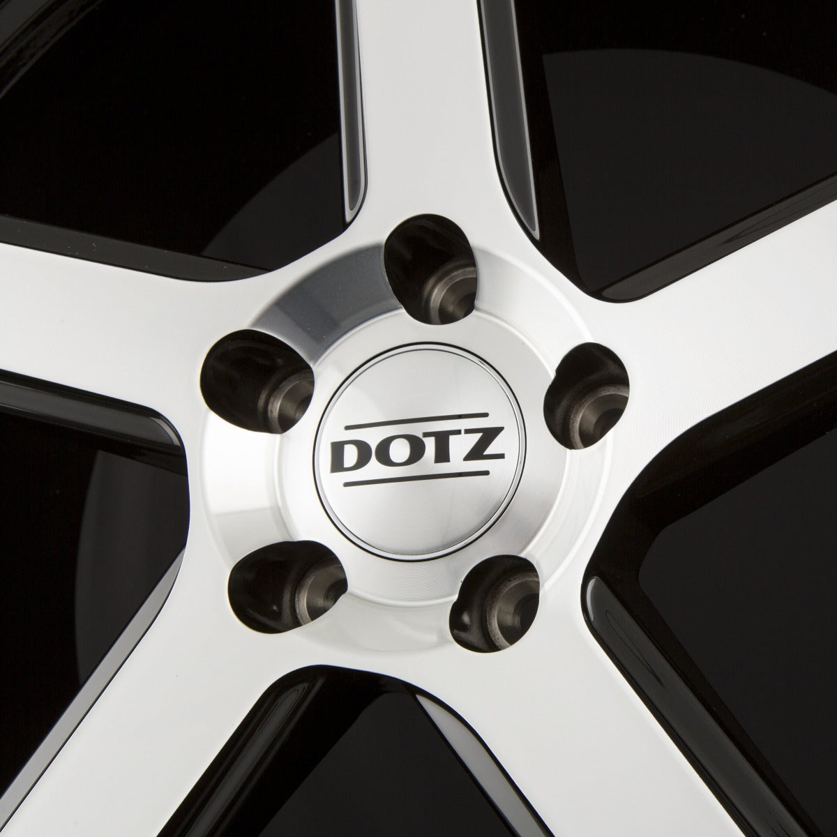 Dotz CP5 DARK - Black Polished Alufelge 9.5x19 Zoll ET40 LK 5x120 ML72.6 – Bild 4