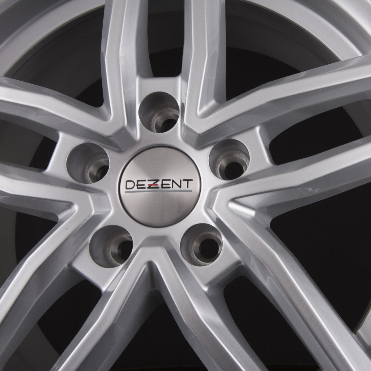 DBV Andorra TR Silver Alufelge 7.5x18 Zoll ET38 LK 5x112 ML70.1 – Bild 4