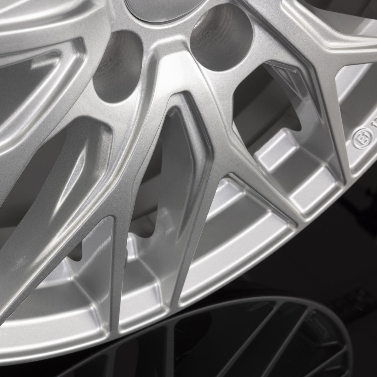DBV Riva KY SILVER - Silber Alufelge 7.5x18 Zoll ET25 LK 5x112 ML66.6 – Bild 5