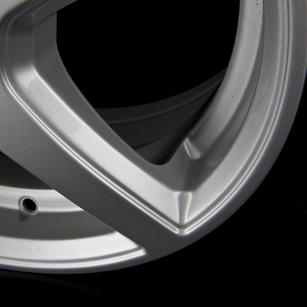 Alutec B Polar-Silber Alufelge 7.5x17 Zoll ET37 LK 5x112 ML66.6 – Bild 3