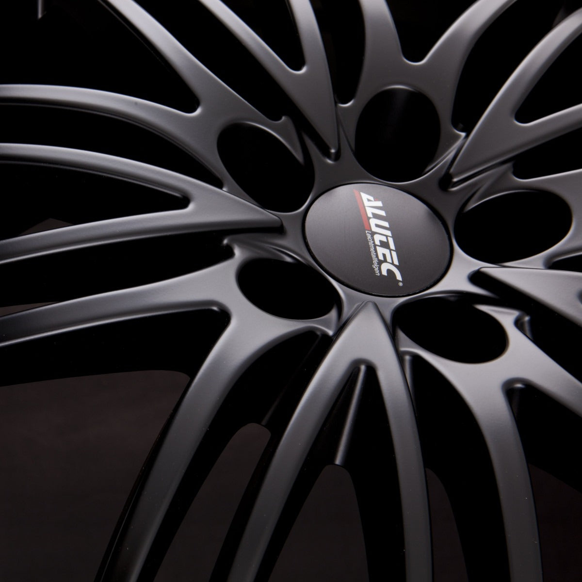Alutec Black Sun Racing-Schwarz Hornpoliert Alufelge 8x17 Zoll ET40 LK 5x112 ML70.1 – Bild 4
