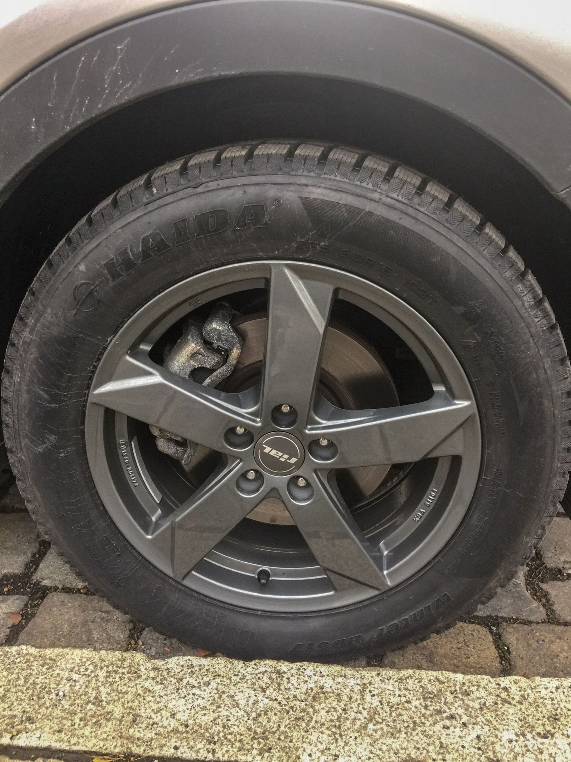 Rial Kodiak graphit Alufelge 7x17 Zoll ET50 LK 5x108 ML63.4 – Bild 5
