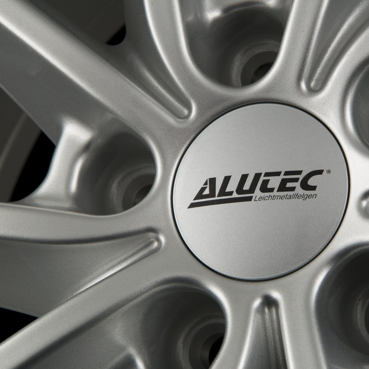Alutec Singa Polar-Silber Alufelge 6.5x16 Zoll ET45 LK 5x114.3 ML64.1 – Bild 4