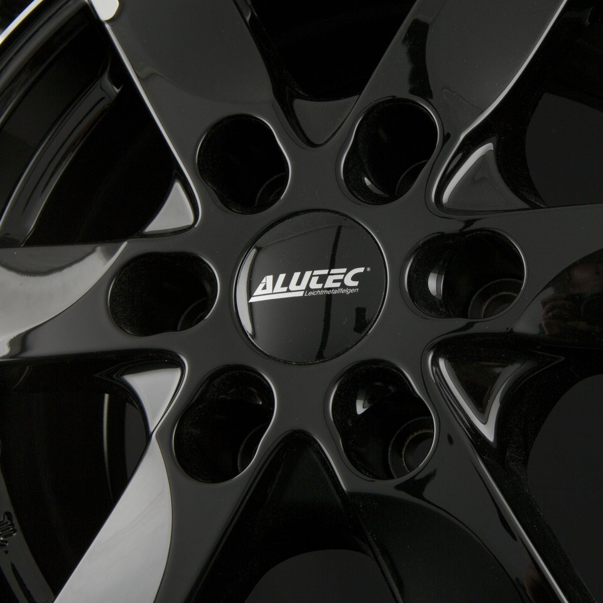 Alutec Titan Diamant-Schwarz Frontpoliert Alufelge 7.5x17 Zoll ET38 LK 6x114.3 ML66.1 – Bild 5